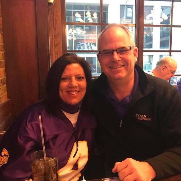 Meet your Posher, Linette - Picture 1 of 1